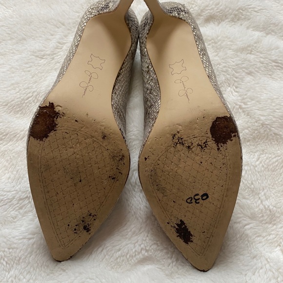 Jessica Simpson snakeskin pointed toe pumps - Picture 4 of 7